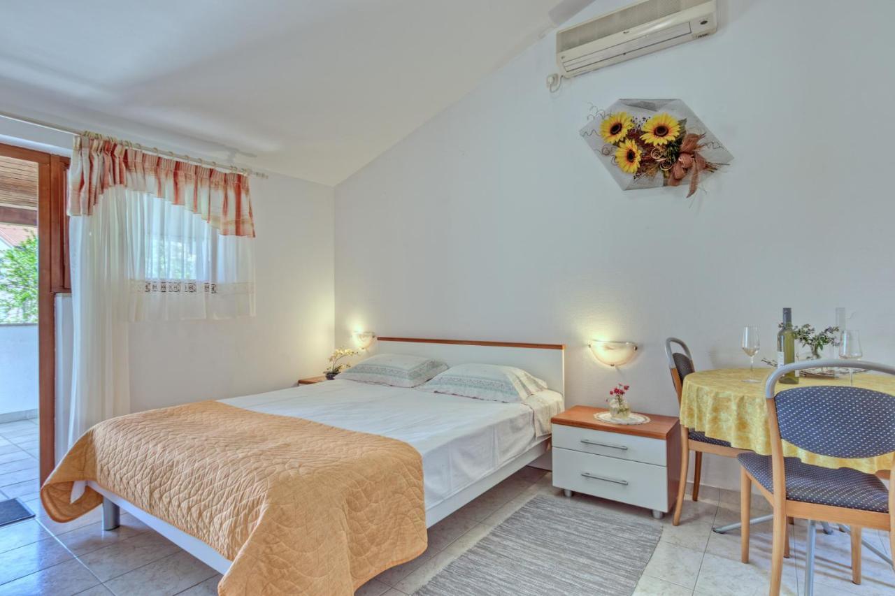 Apartmets Slavica 1644 Баньоле Екстериор снимка