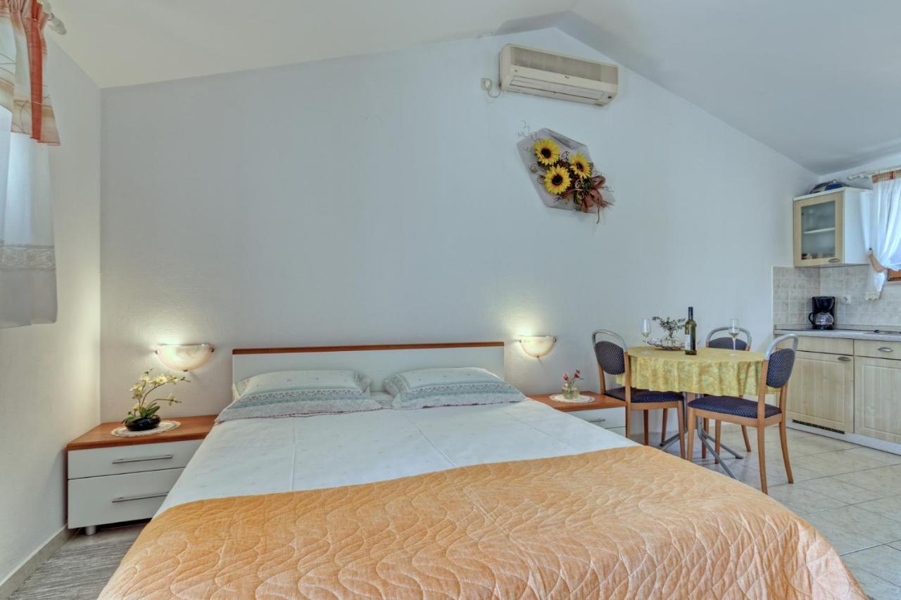 Apartmets Slavica 1644 Баньоле Екстериор снимка