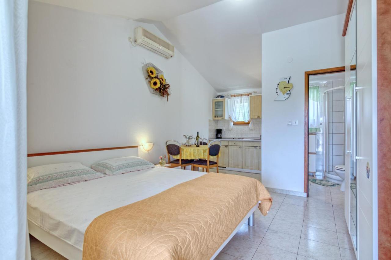 Apartmets Slavica 1644 Баньоле Екстериор снимка
