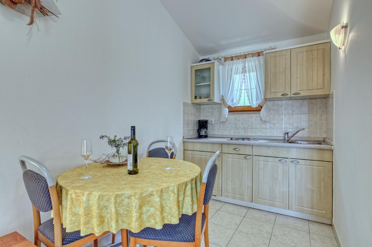 Apartmets Slavica 1644 Баньоле Екстериор снимка
