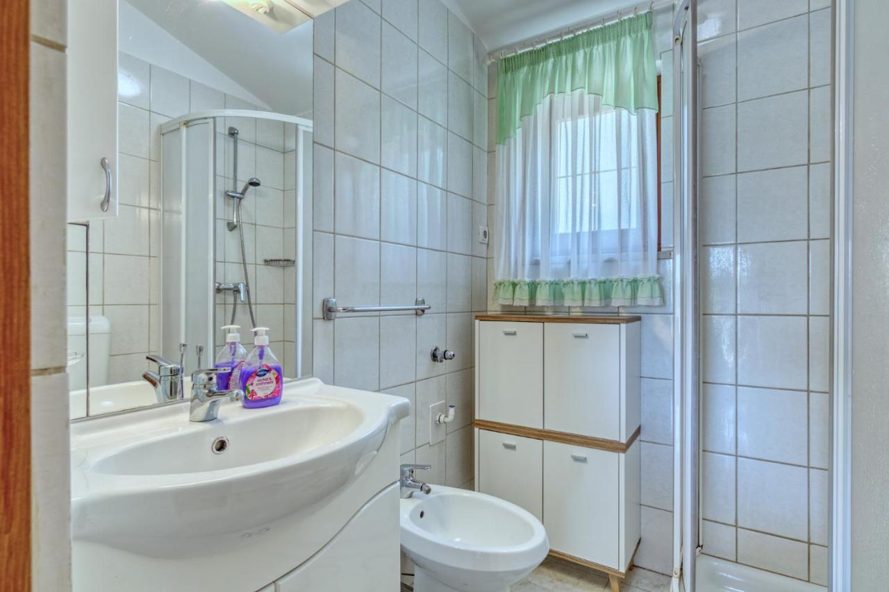 Apartmets Slavica 1644 Баньоле Екстериор снимка
