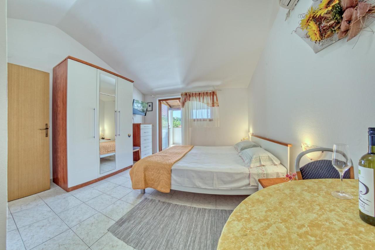 Apartmets Slavica 1644 Баньоле Екстериор снимка